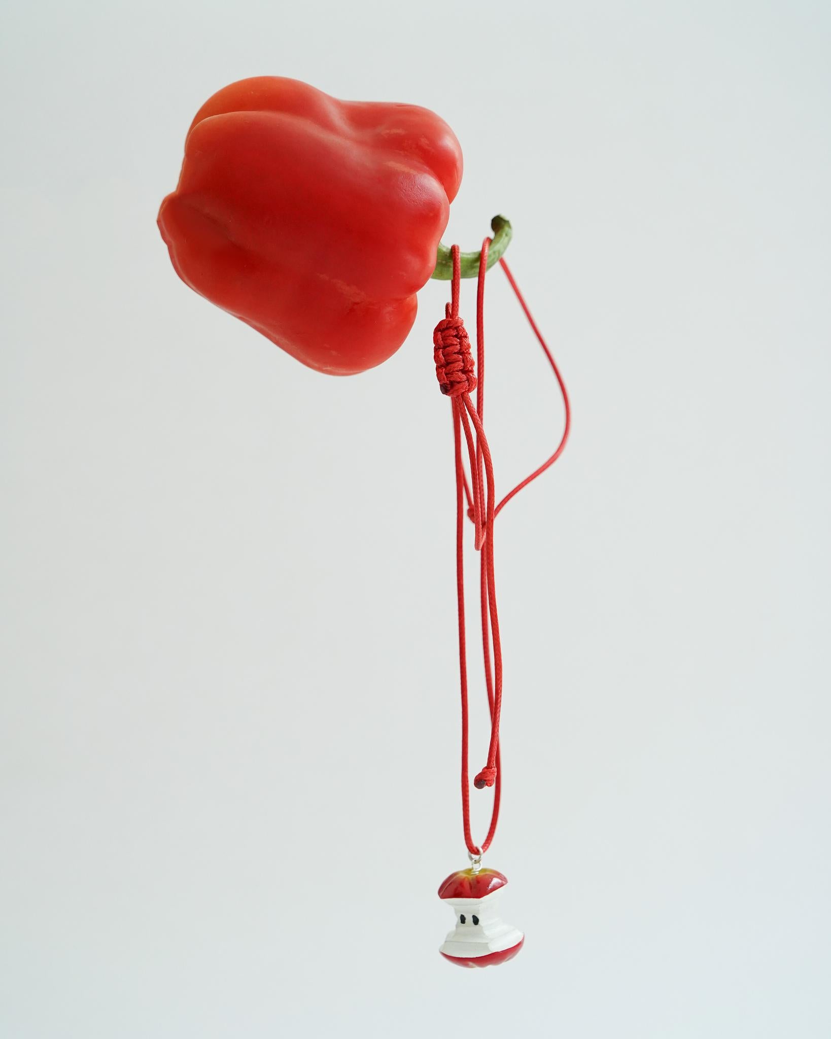 Mikita Kunitsky - Thread Apple