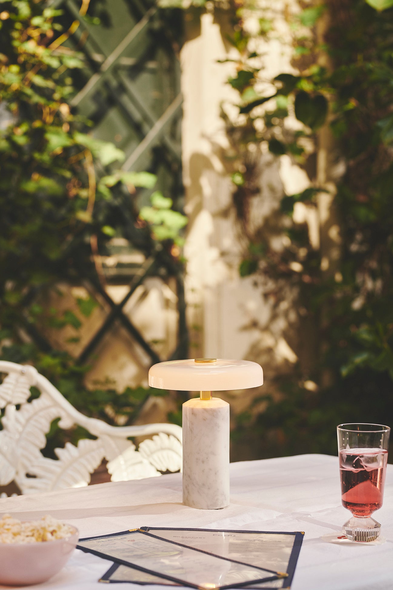 Lamp Trip - Carrara marble | Opal glossy shade